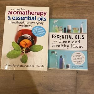 Essential Oils Aromatherapy Books 📚🏡 set of 2